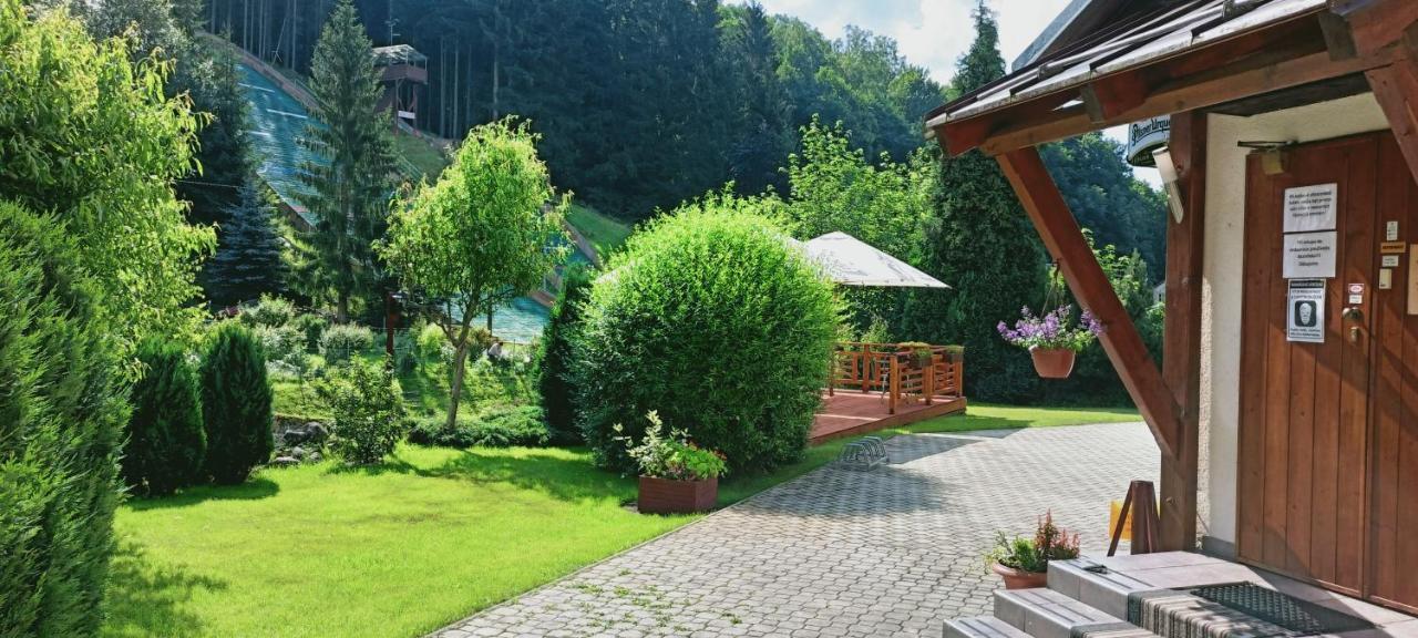 Rodinny "Hotel U Mustku" Desná Exterior foto