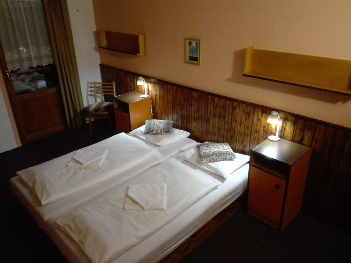 Rodinny "Hotel U Mustku" Desná Zimmer foto